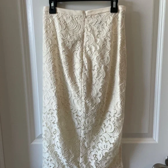 Express White Lace Skirt Set - Picture 5 of 5